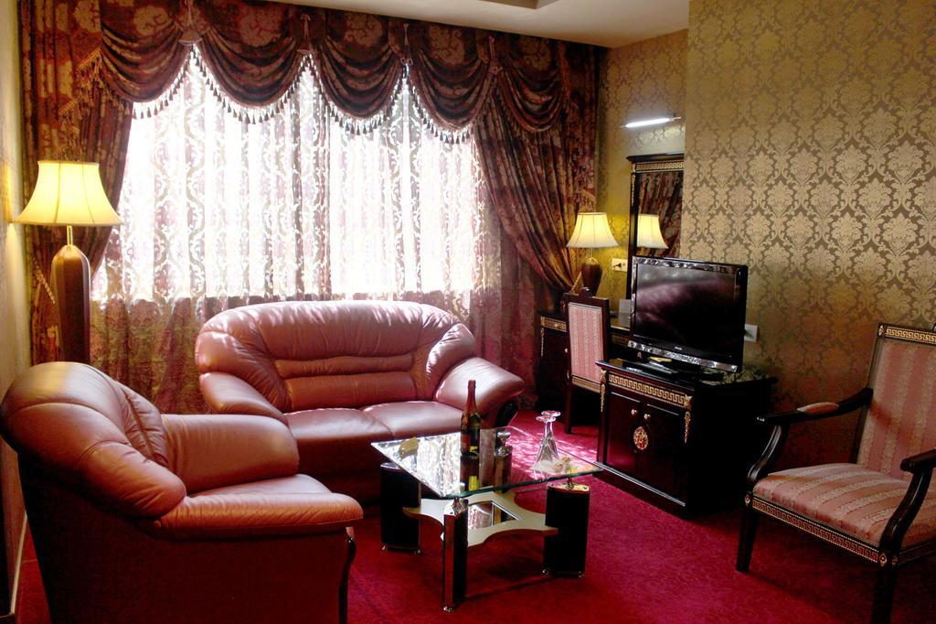Grand Hotel Europa Shkodër エクステリア 写真