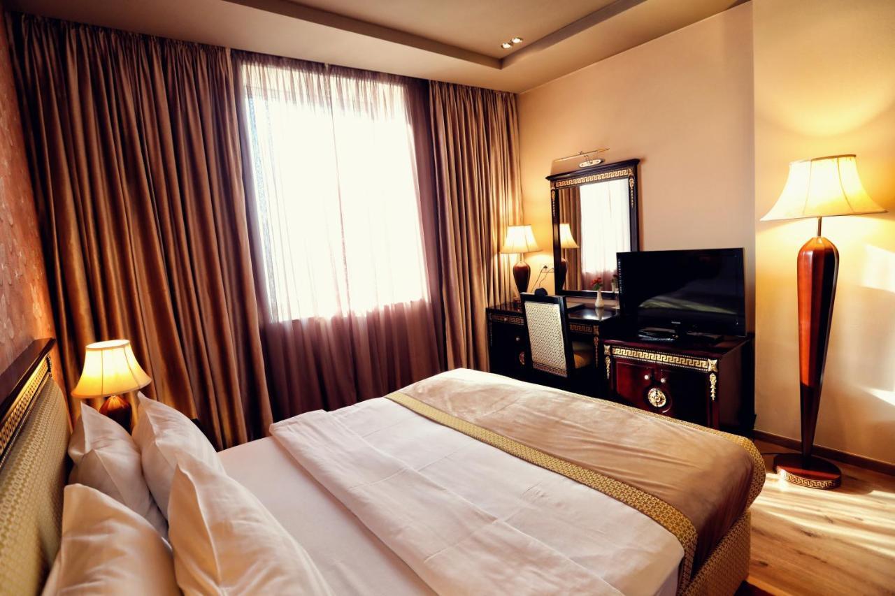 Grand Hotel Europa Shkodër エクステリア 写真
