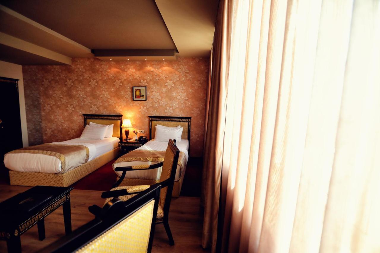 Grand Hotel Europa Shkodër エクステリア 写真
